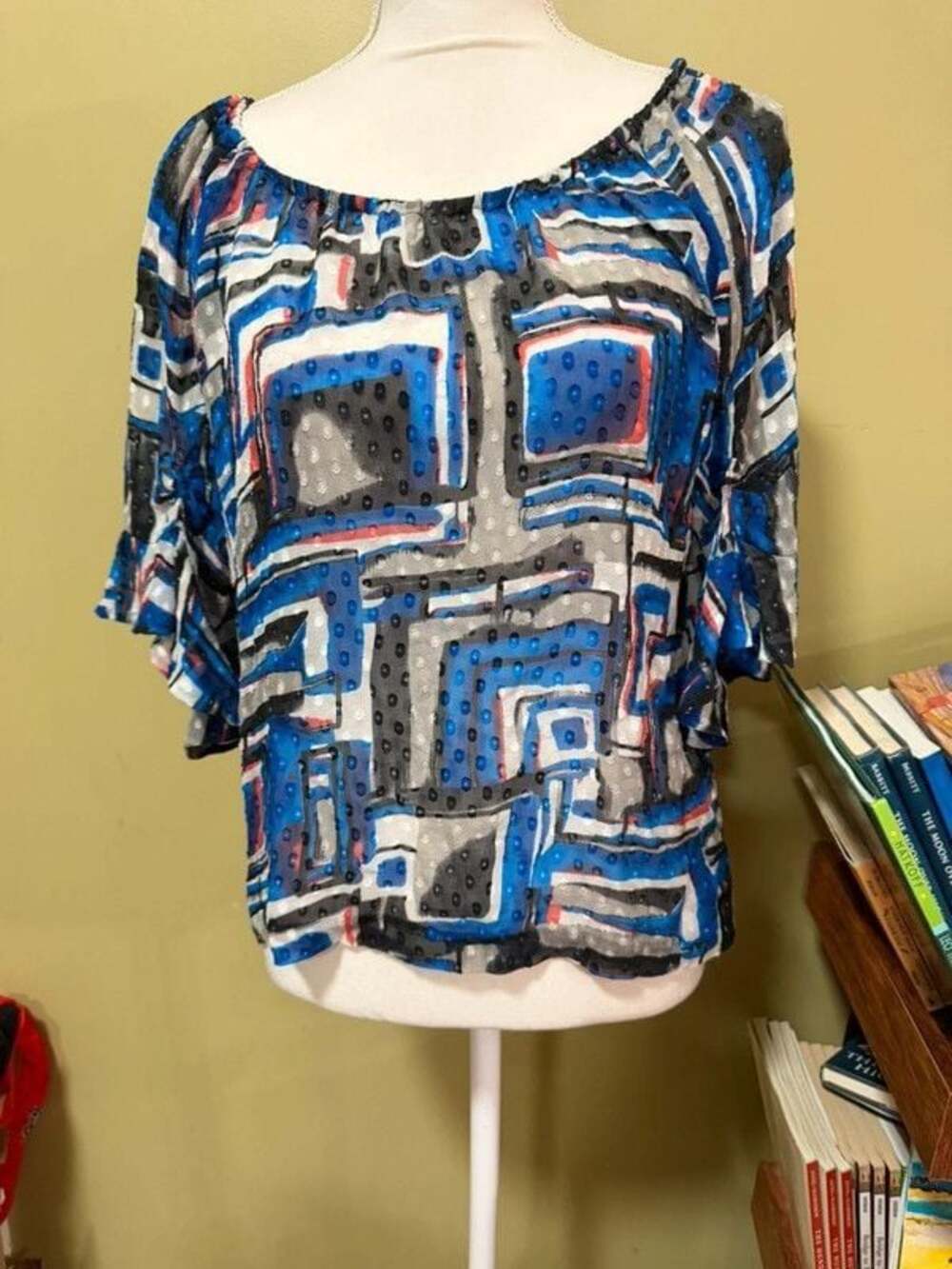 Poleci size 4 sheer top
